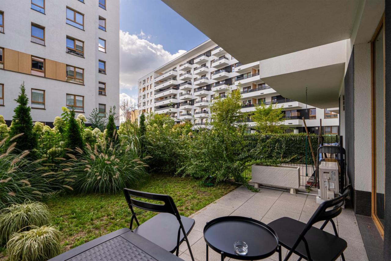 Apartment Airport With Private Terrace