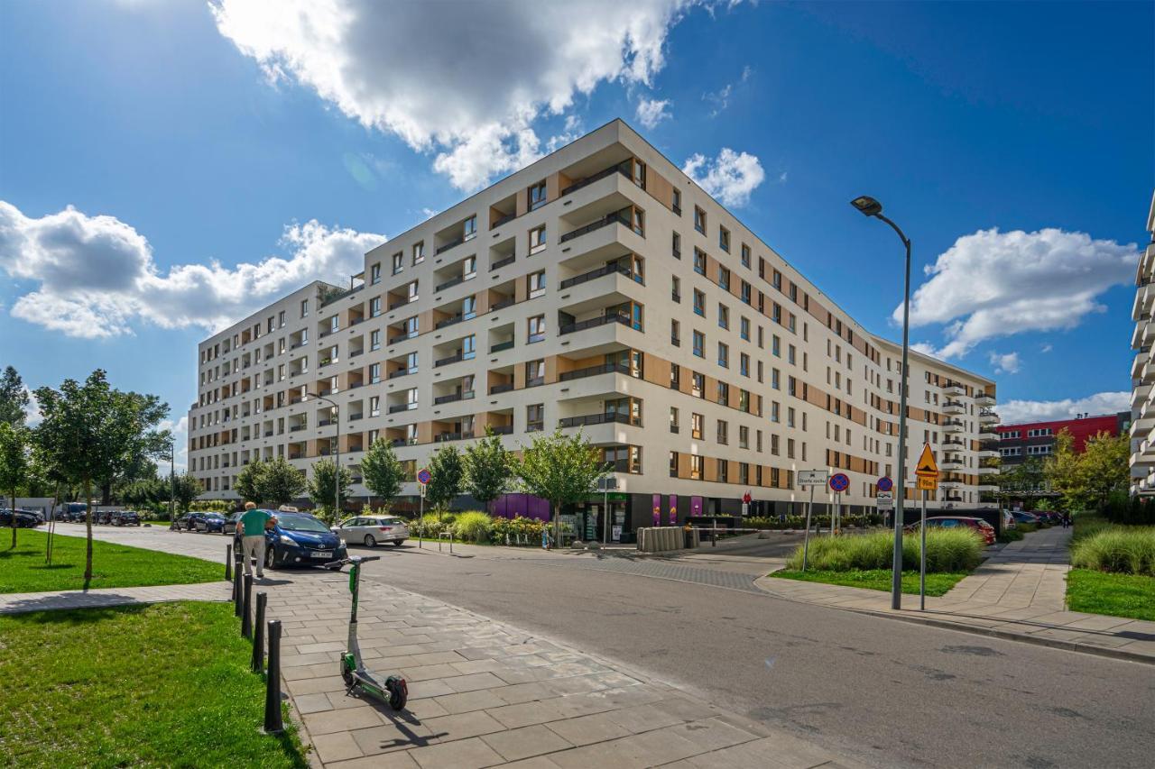 Airport With Private Terrace Apartment *